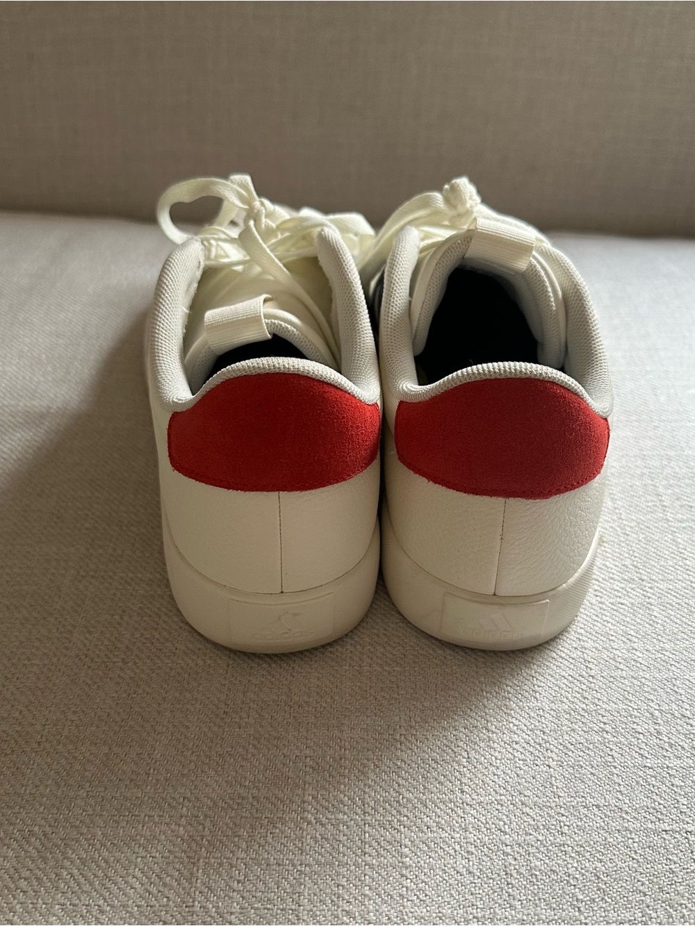 Adidas Women’s Off-White Sneaker with Navy Stripes and Red Heel size 8.5 - Picture 3 of 5